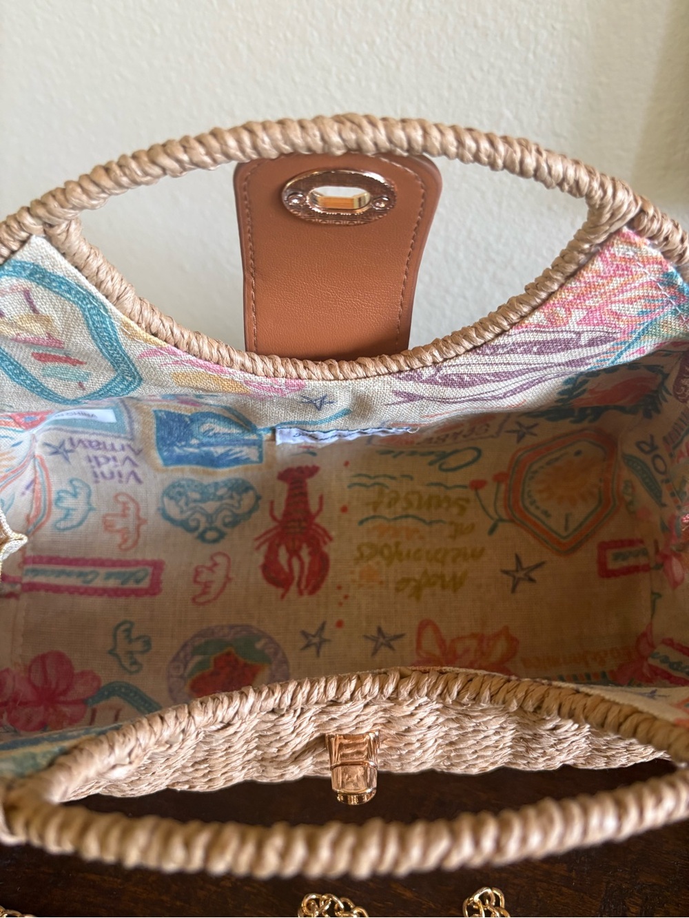 Tommy Bahama Tan Woven Straw Crossbody with Gold Chain - Picture 7 of 7